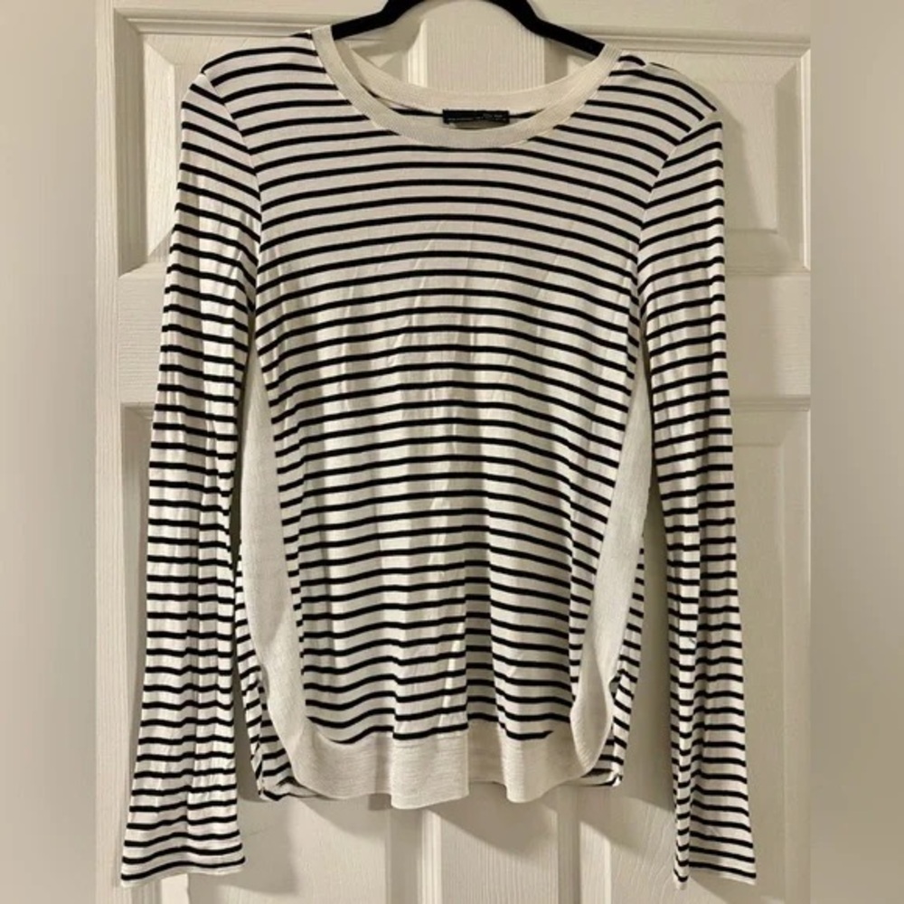 White & Black Stripe Knit Neck Silky Soft Like New Small